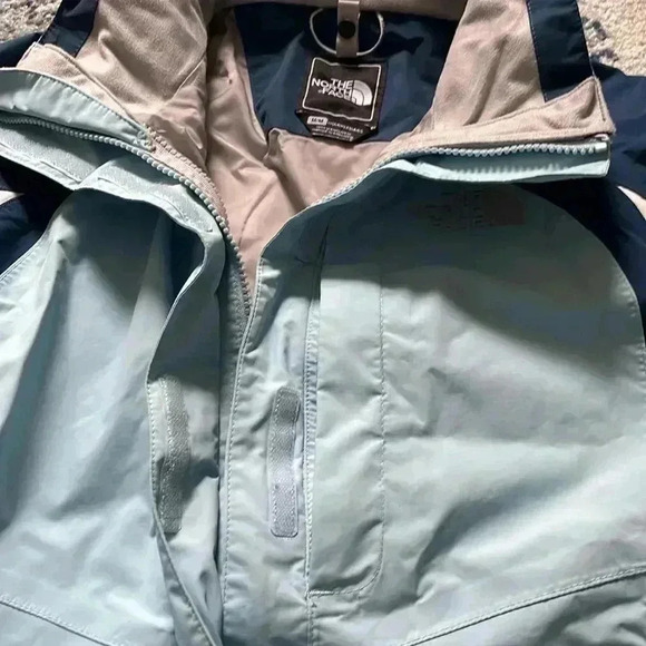 Northface, hyvent winter sport jacket medium - Picture 4 of 8